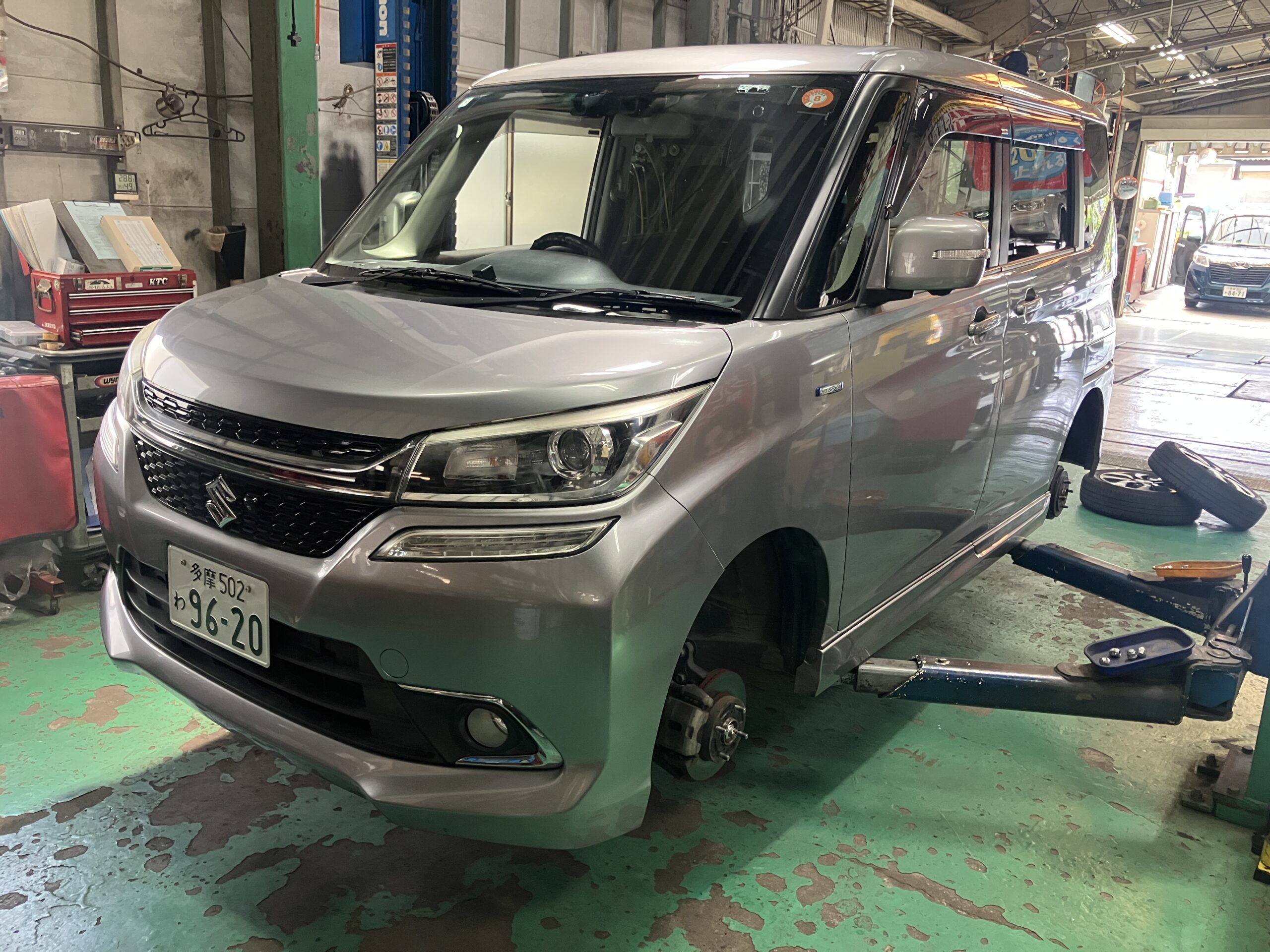 【東村山市・車検】当社レンタカーのスズキ ソリオバンディットを車検整備｜ブレーキオイル・CVTオイル交換